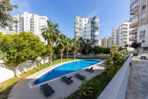 2+1 Apartment  in Muratpasa, Antalya, Turkey No. 210381