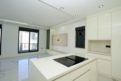 2+1 Apartment  in Konyaalti, Antalya, Turkey No. 210383