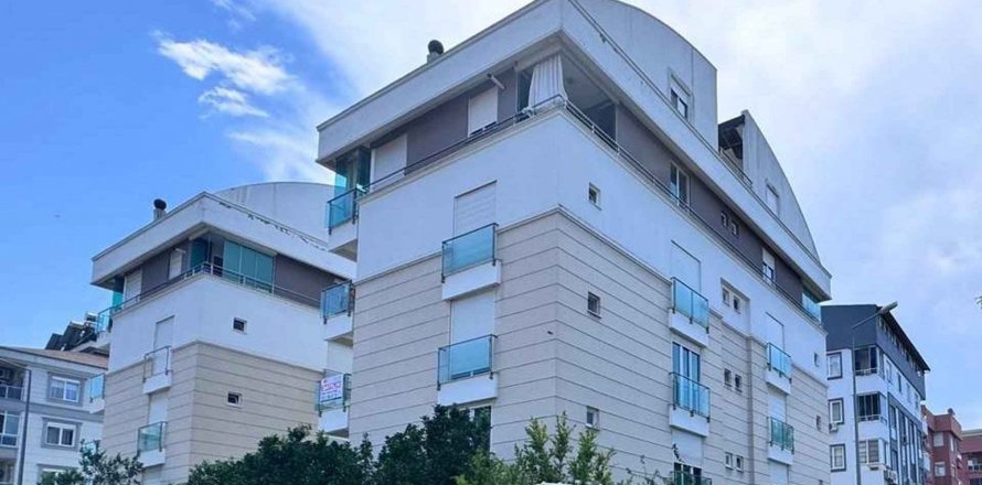 2+1 Apartment  in Muratpasa, Antalya, Turkey No. 210384