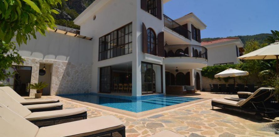 Villa  in Tepe, Alanya, Antalya, Turkey No. 210255