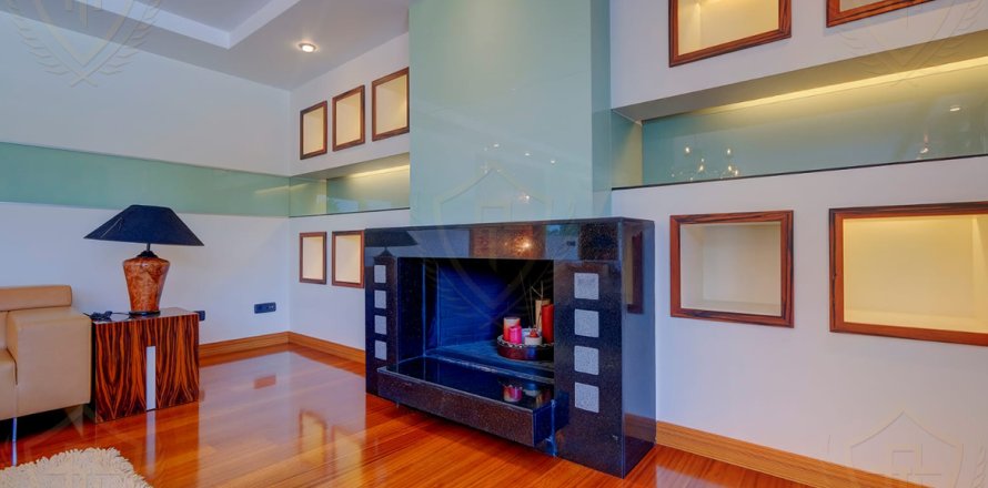 Villa 6+1 İstanbul, Türkiye №131204