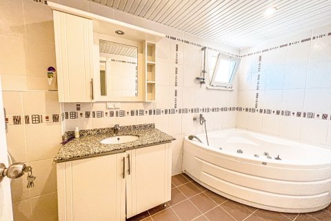 Apartment for sale  in Mahmutlar, Antalya, Turkey, 4 bedrooms, 230m2, No. 113590 – photo 25
