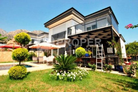 ویلا در  Kemer ، ترکیه 180 متر مربع.  شماره 111745