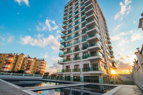2+1 Lägenhet  i Mahmutlar, Antalya, Turkiet Nr. 117281