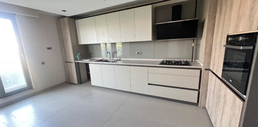 3+1 Apartment  in Antalya, Turkey No. 211310