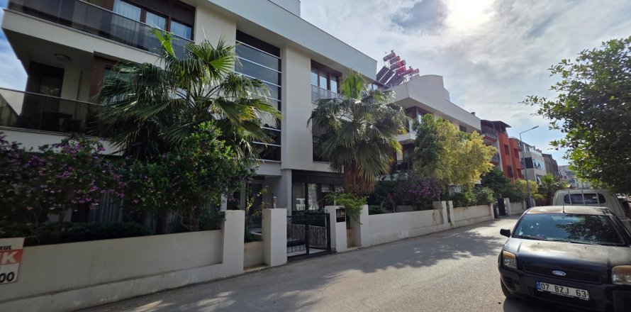 2+1 Apartment  in Antalya, Turkey No. 211319