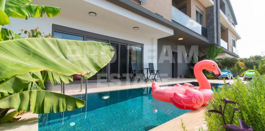 Villa  in Muratpasa, Antalya, Turkey No. 210312