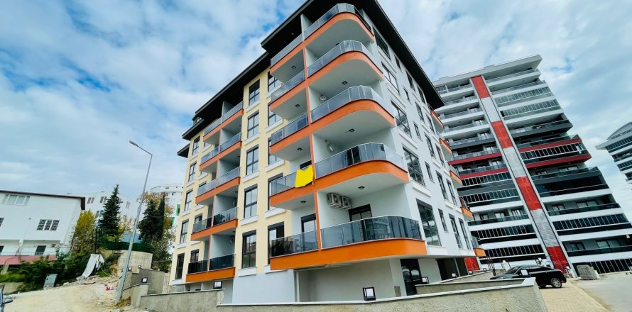 2+1 Leilighet  i Mahmutlar, Antalya, Tyrkia Nr. 115745