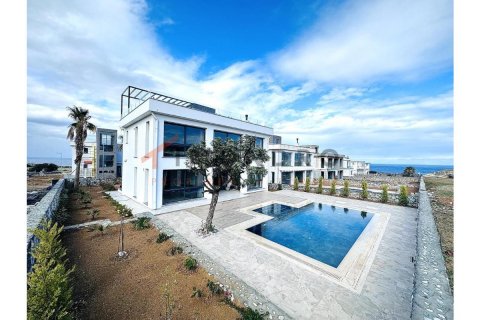 Villa  3+1  Bahçeli, Girne,  №193940