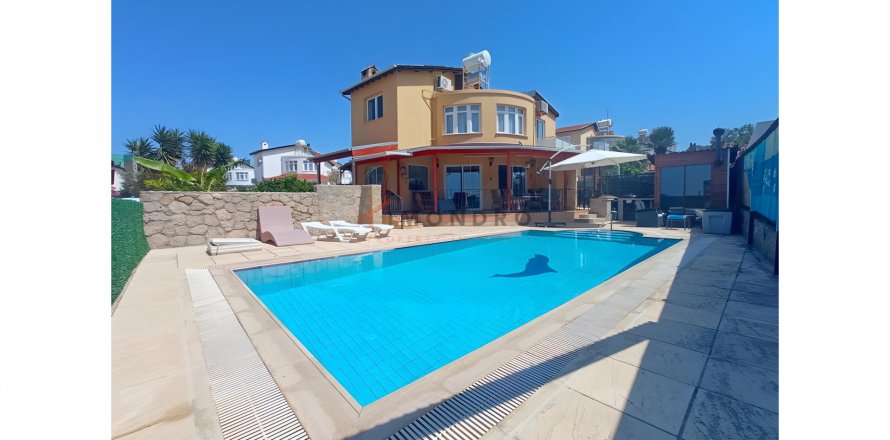 4+1 Villa  i Esentepe, Girne,  Nr. 210319