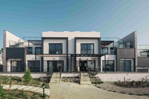 Apartment in Girne, Northern Cyprus No. 211131