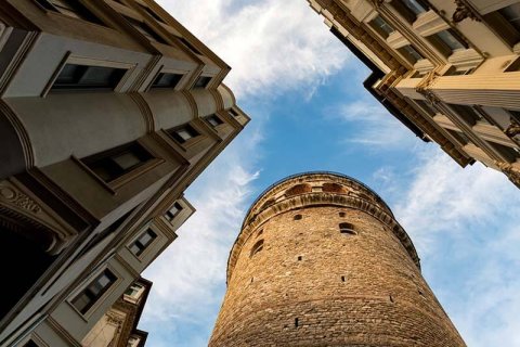 European and Asian parts of Istanbul: where is it better to live?