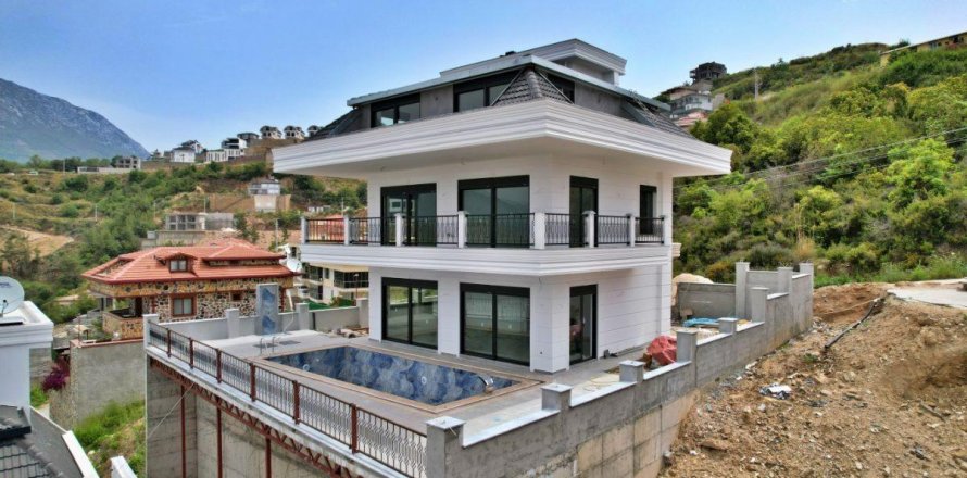 Villa  in Kargicak, Alanya, Antalya, Turkey No. 135138