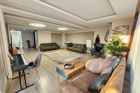 Продажа квартиры  в Анталье, Турция 3+1, 140м2, №190087 – фото 8