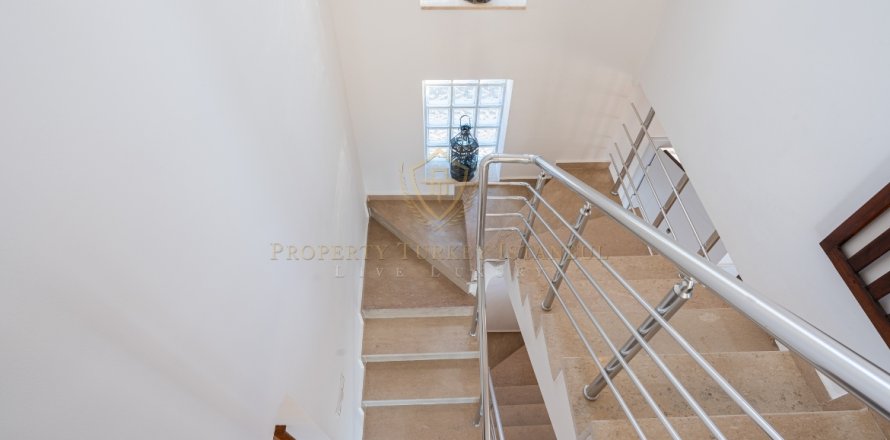 3+1 Villa in Gumusluk, Mugla, Türkei Nr. 147995