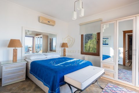 3+1 Villa in Gumusluk, Mugla, Türkei Nr. 147995 - 6