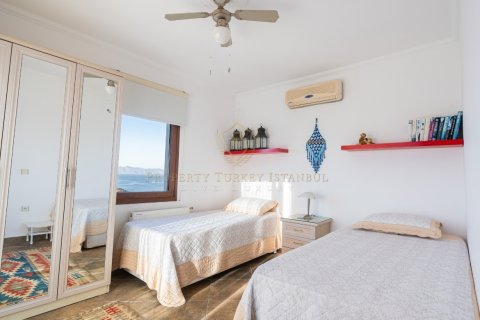 3+1 Villa in Gumusluk, Mugla, Türkei Nr. 147995 - 2