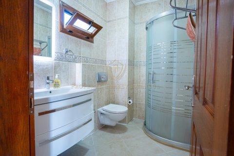 3+1 Villa in Gumusluk, Mugla, Türkei Nr. 147995 - 14