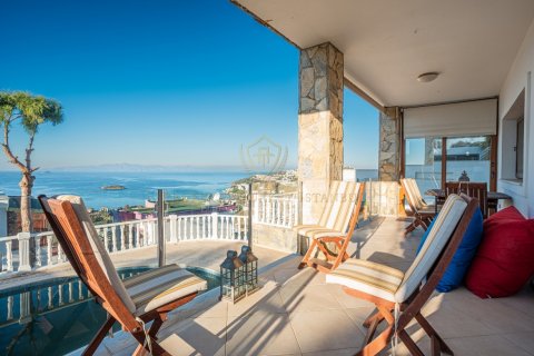 3+1 Villa in Gumusluk, Mugla, Türkei Nr. 147995 - 15