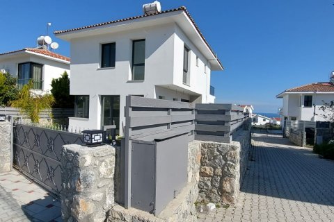 Villa  i Alsancak, Girne,  Nr. 12960 - 2