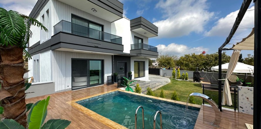 4+1 Villa  in Mersin, Turkey No. 187550