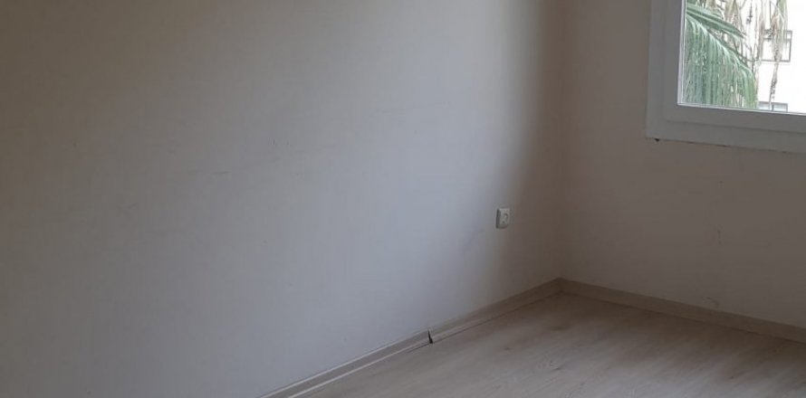 2+1 Apartment in Mersin, Turkey No. 168157