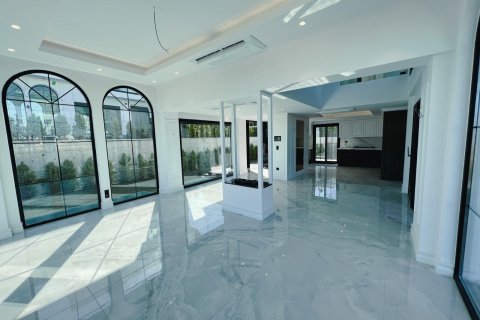 7+1 Villa  in Izmir, Türkei Nr. 185431 - 13