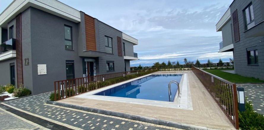 4+1 Villa  i Besikduzu, Trabzon, Tyrkiet Nr. 160374