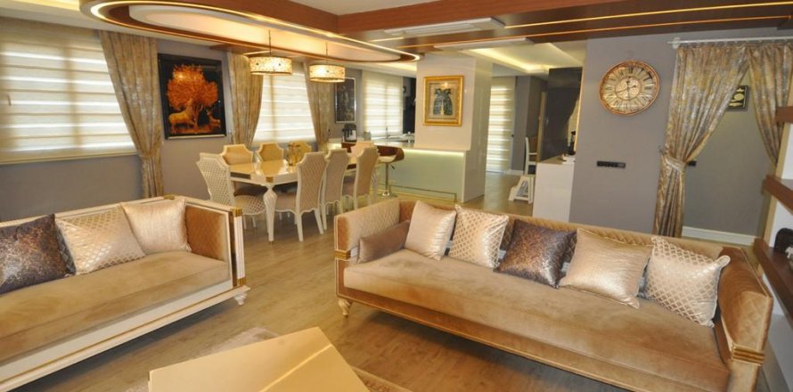 3+1 Apartment  in Alanya, Antalya, Turkey No. 183822