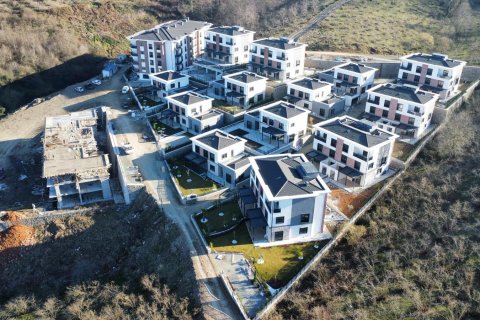 4+1 Apartment in Trabzon, Turkey No. 185663