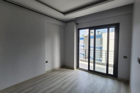 Продажа квартиры в Мерсине, Турция 1+1, 50м2, №163183 – фото 3