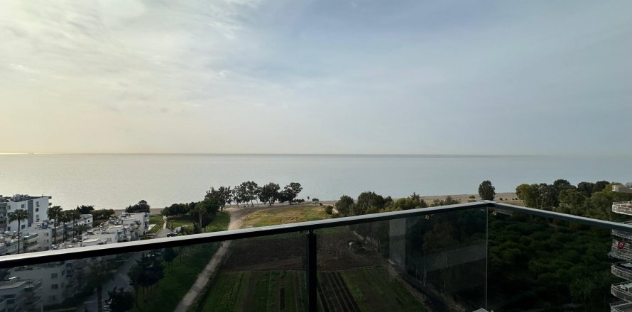 1+1 Apartment  in Mersin, Turkey No. 188535