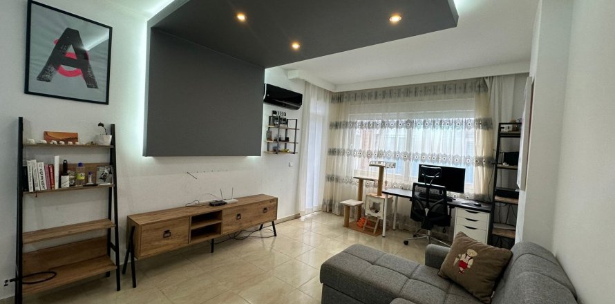 1+1 Apartment in Mahmutlar, Antalya, Turkey No. 188197