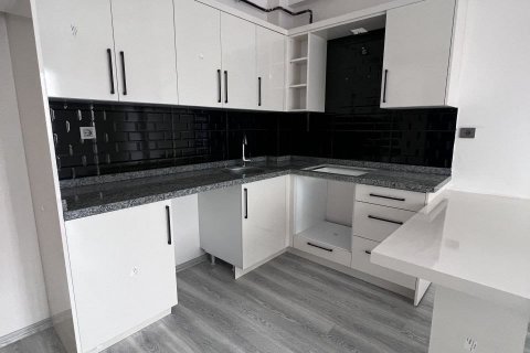 Продажа квартиры в Мерсине, Турция 1+1, 45м2, №163182 – фото 3