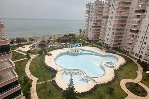 4+1 Apartment  in Mersin, Turkey No. 166002