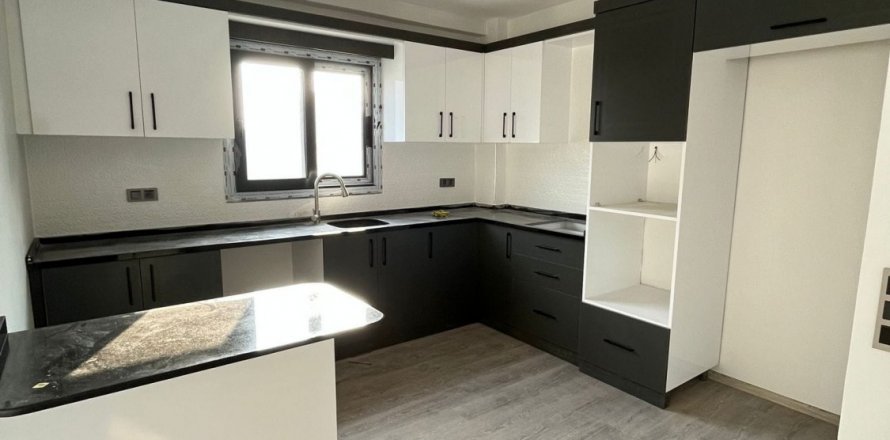 2+1 Lejlighed  i Mersin, Tyrkiet Nr. 160341