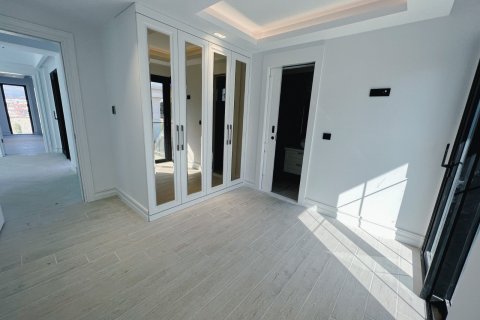 7+1 Villa  in Izmir, Türkei Nr. 185431 - 5