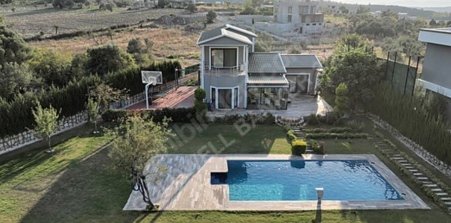 3+1 Villa i Izmir, Tyrkiet Nr. 185902