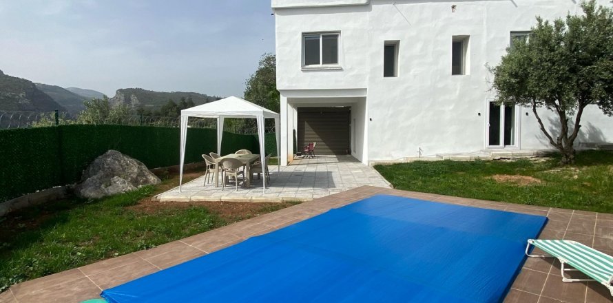5+1 Villa in Mezitli, Mersin, Turkey No. 169632