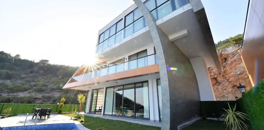 Villa  5+1  Alanya, Antalya, Türkiye №172039