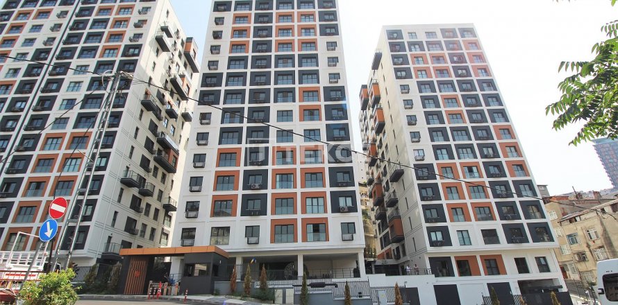 1+1 Apartment  in Istanbul, Turkey No. 188074