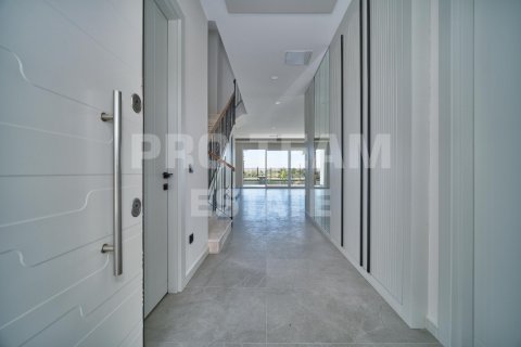 Продажа виллы  в Дёшемеалты, Анталье, Турция 5 комн., 278м2, №176358 – фото 6