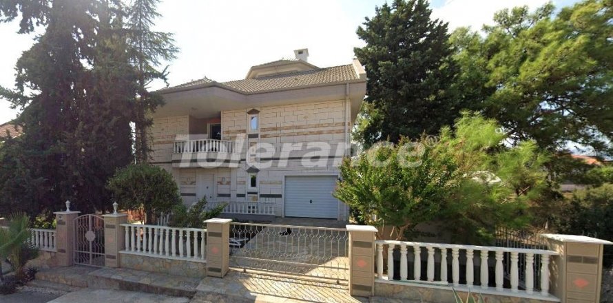 4+1 Villa  in Antalya, Turkey No. 181941
