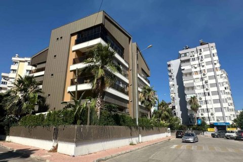 3+1 Apartment  in Muratpasa, Antalya, Turkey No. 193080