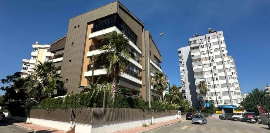3+1 Apartment in Muratpasa, Antalya, Turkey No. 193080