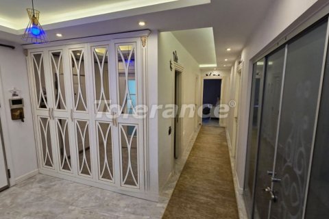 5+1 Wohnung in Mersin, Türkei Nr. 176941 - 2