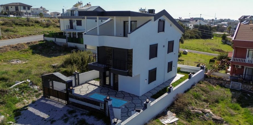 4+1 Villa in Didim, Aydin, Türkei Nr. 165297