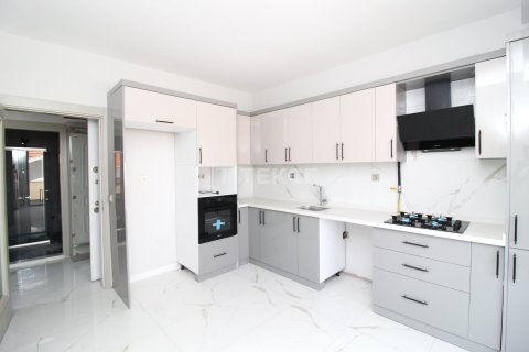 3+1 Lägenhet i Gemlik, Bursa, Turkiet Nr. 184396 - 11