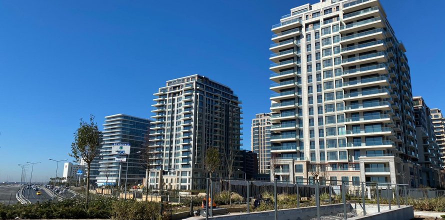 3+1 Apartment in Istanbul, Turkey No. 172102