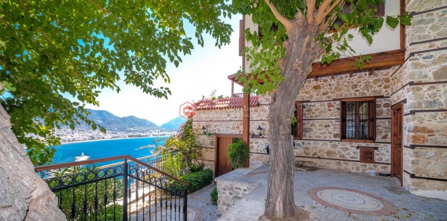 Villa  4+1  Alanya, Antalya, Türkiye №193204